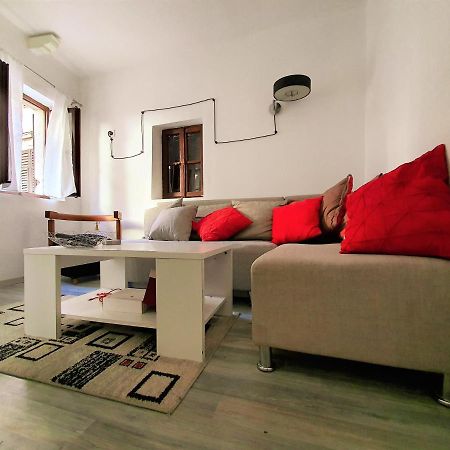 كوتور St.Tripun Apartment المظهر الخارجي الصورة