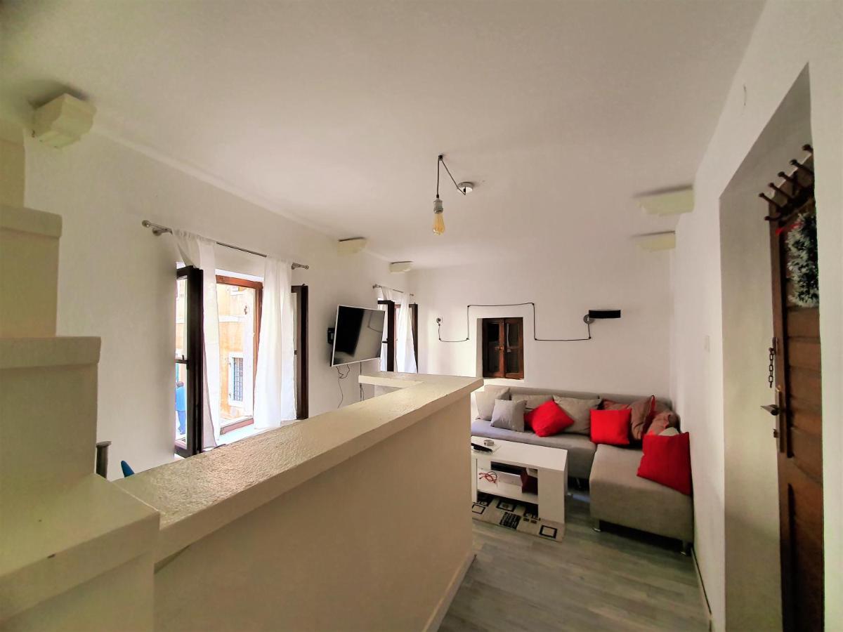 كوتور St.Tripun Apartment المظهر الخارجي الصورة