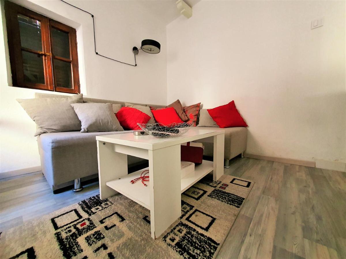 كوتور St.Tripun Apartment المظهر الخارجي الصورة